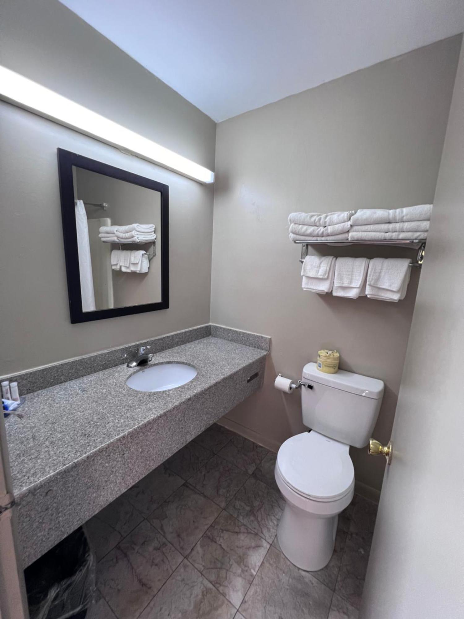 Rodeway Inn & Suites Hershey Buitenkant foto